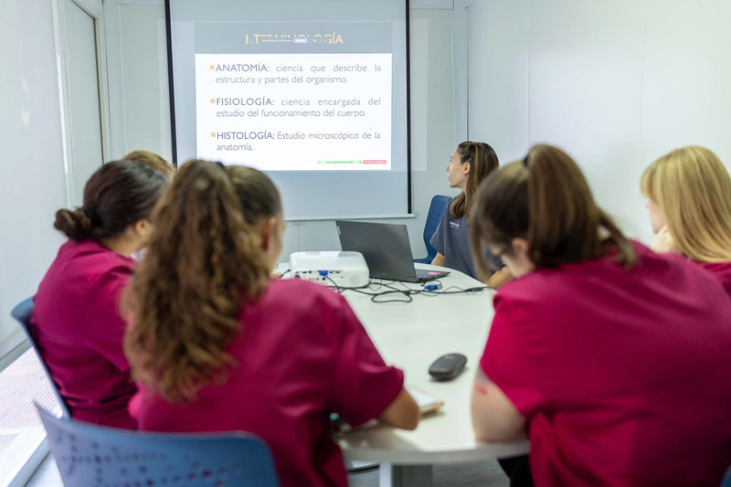 Instalaciones del Hospital Veterinario Menescal para prácticas de alumnos